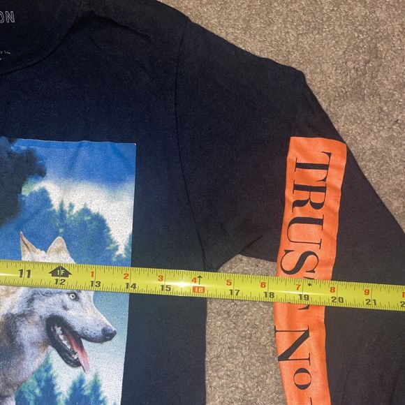 REASON BRAND TRUST NO ONE ALPHA WOLF GRAPHIC LONG SLEEVE T SHIRT SIZE SMALL - Picture 3 of 5